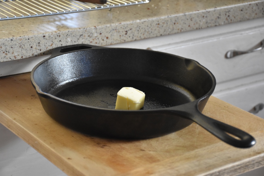 How to season a cast iron skillet